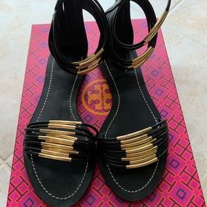 NWB Tory Burch Mignon Rings Flat Sandal (US 6)